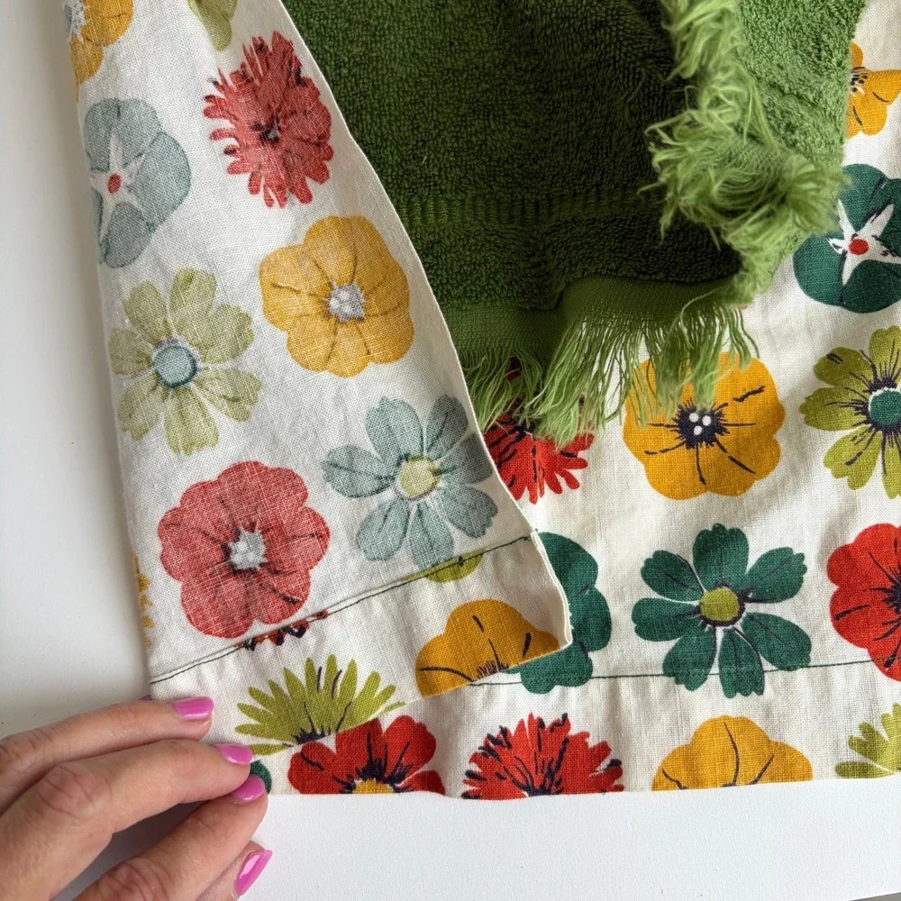 Vintage Floral Half Apron with Attached Green Hand Towel Retro Flower Print